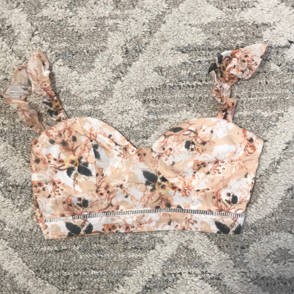 🦀 Sweet floral crop top